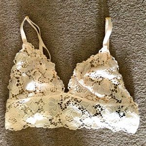 Victoria’s Secret Very Sexy Cream Lace Bralette Small
